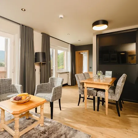 Hotel Mondi Und 4*
