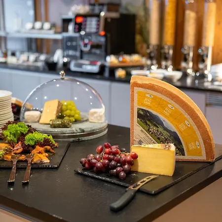 Hotel Mondi Und